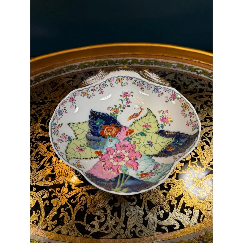 Vintage Mottahedeh Tobacco Leaf Bowl:‎ Vista Alegre Porcelain with 22K Gold